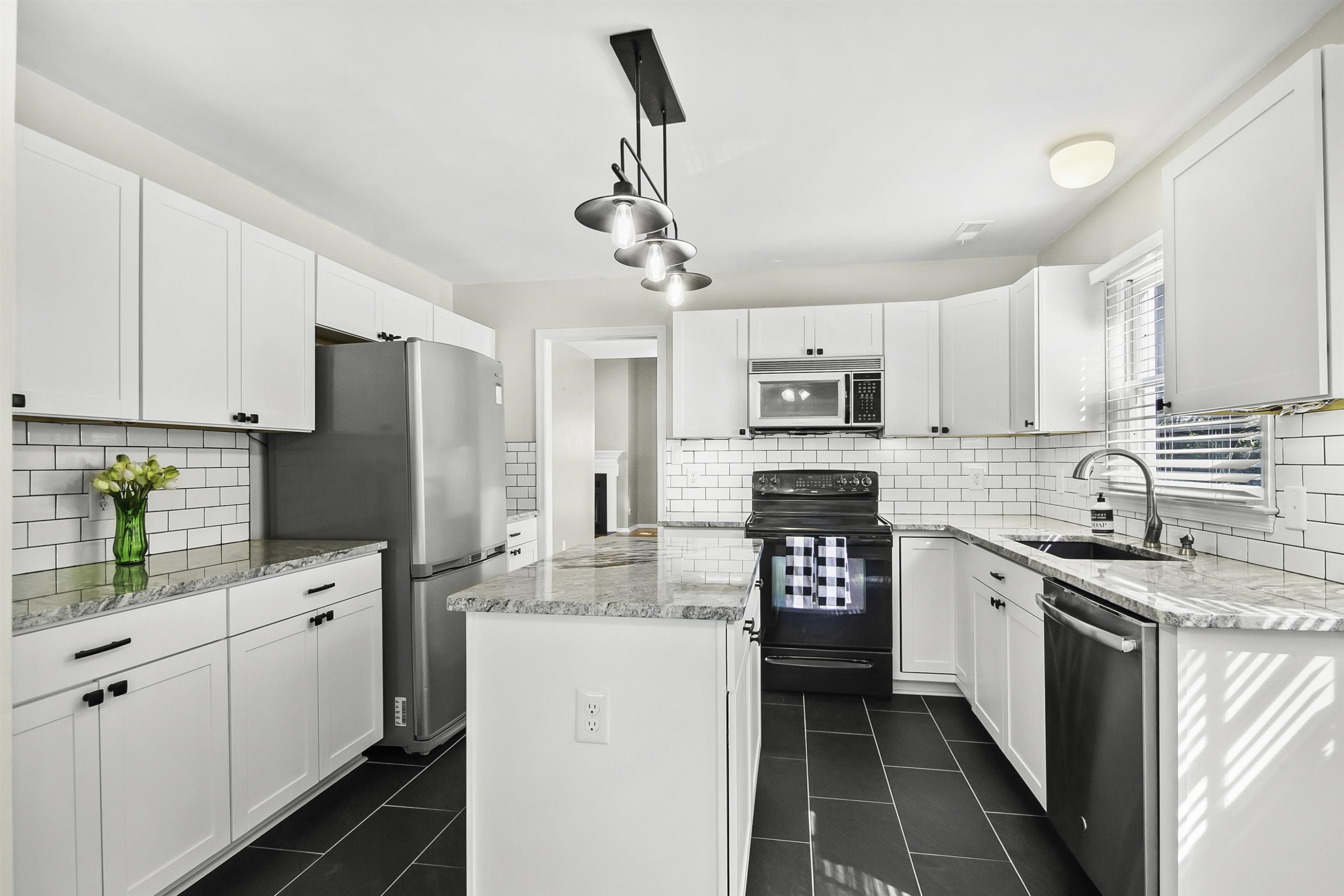 12201 Queensbridge Court Raleigh, NC 27613 - Photo 10 of 29 Kitchen