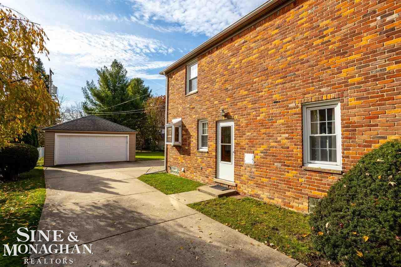 903 Roslyn Road Grosse Pointe, MI 48236 - Photo 35 of 38 50061069-34.JPG