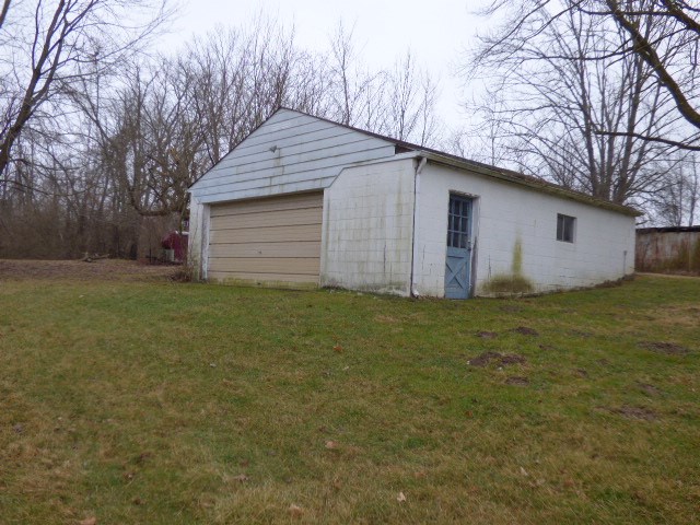 6485 Lee Road Lawrence, IN 46236 - Photo 9 of 11 Gallery Image 9