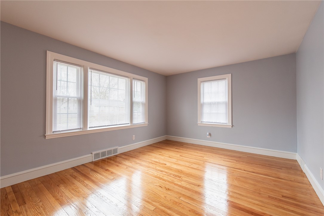 77 Johnson Avenue Warwick, RI 02886 - Photo 11 of 29 Living Room