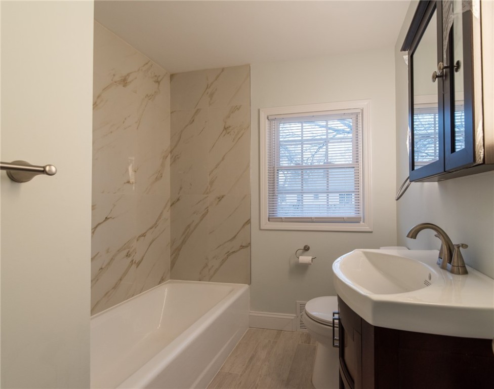 77 Johnson Avenue Warwick, RI 02886 - Photo 17 of 29