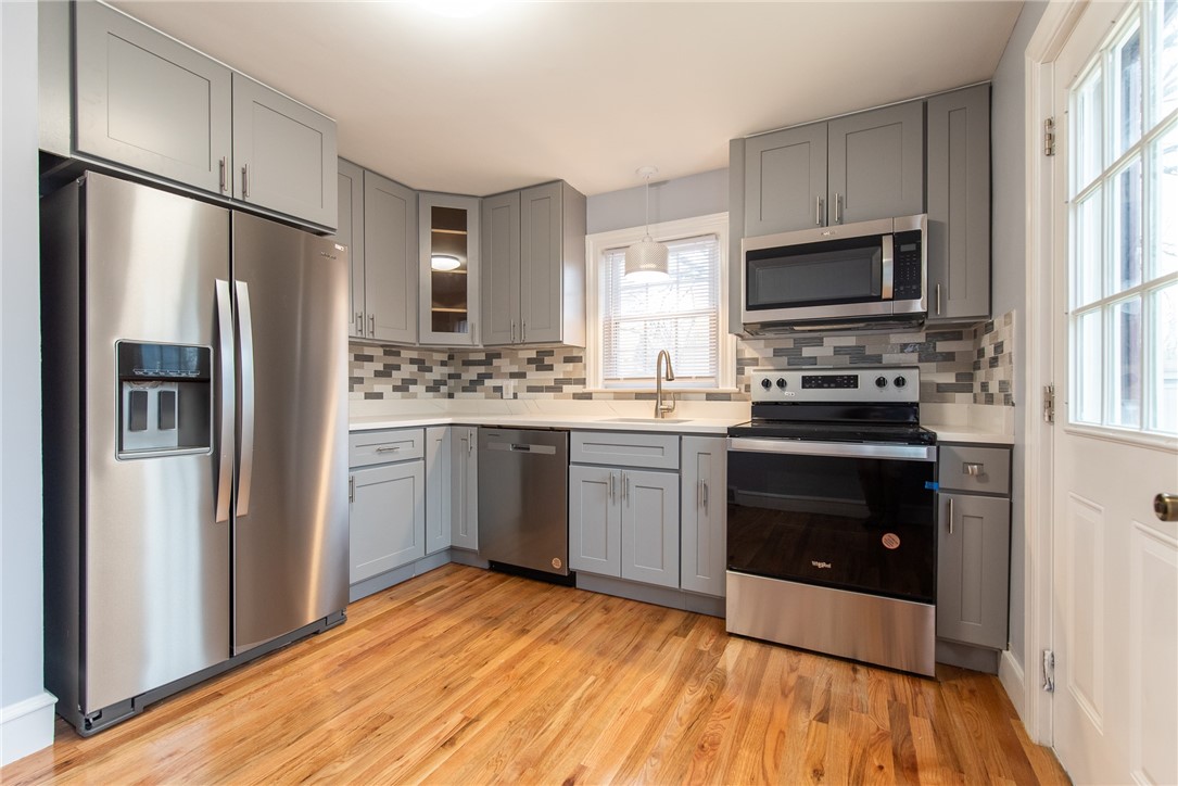 77 Johnson Avenue Warwick, RI 02886 - Photo 9 of 29