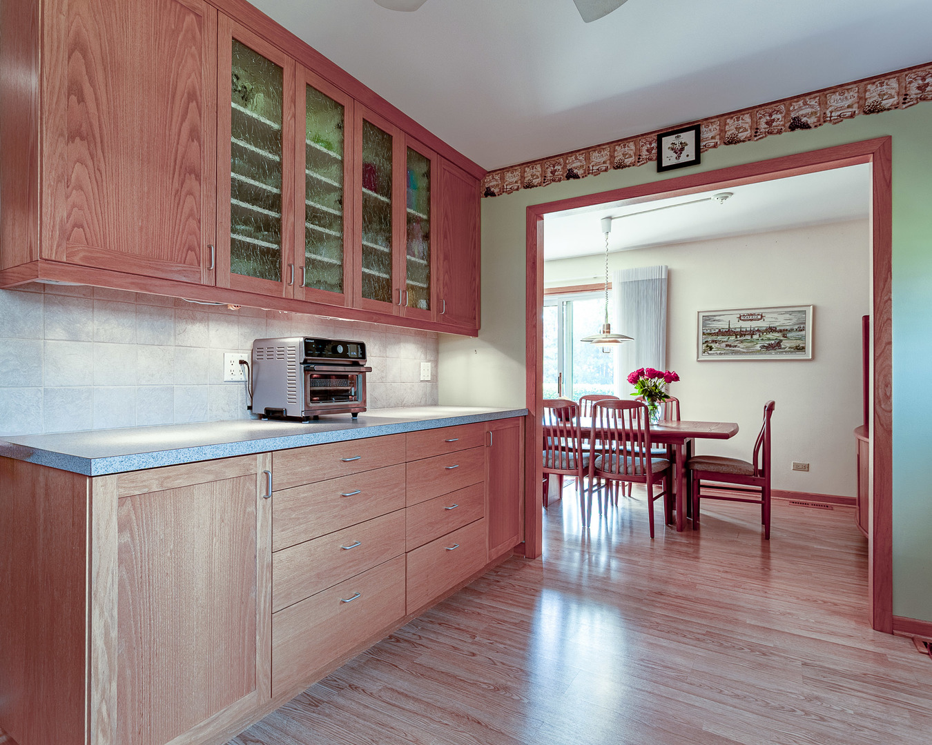 217 Edgeware Road Elk Grove Village, IL 60007 - Photo 11 of 24 Gallery Image 11