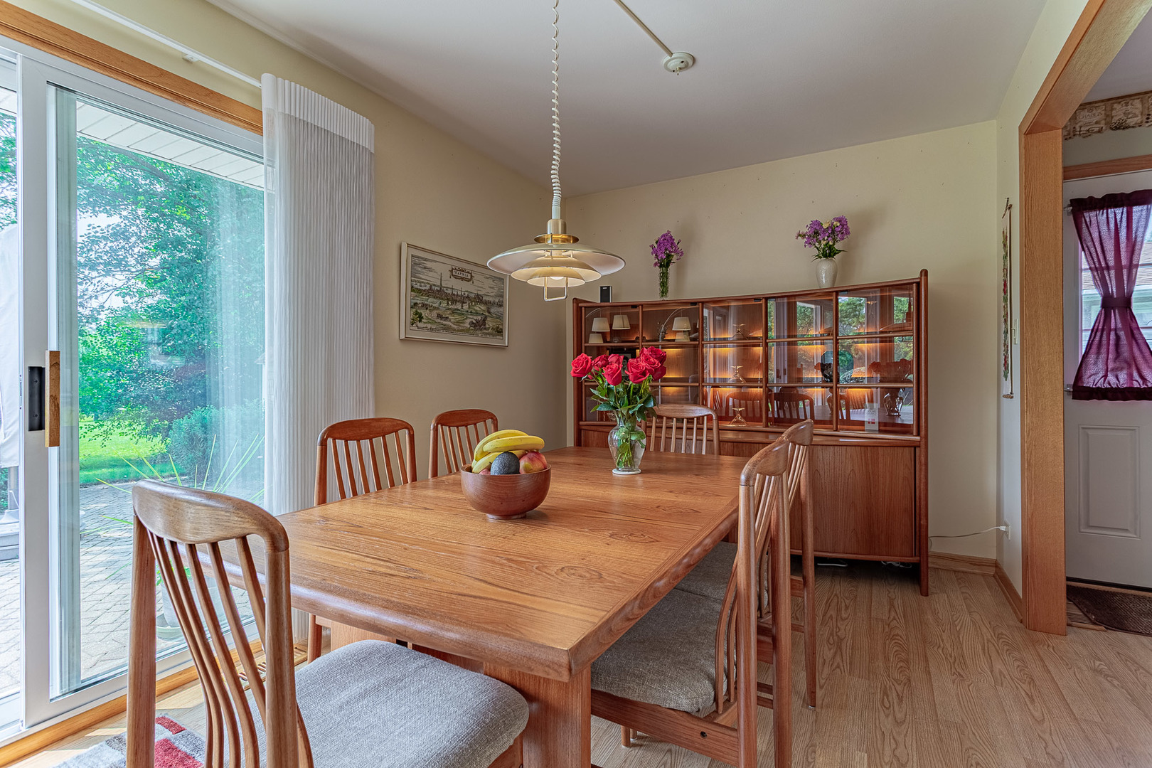 217 Edgeware Road Elk Grove Village, IL 60007 - Photo 12 of 24 Gallery Image 12
