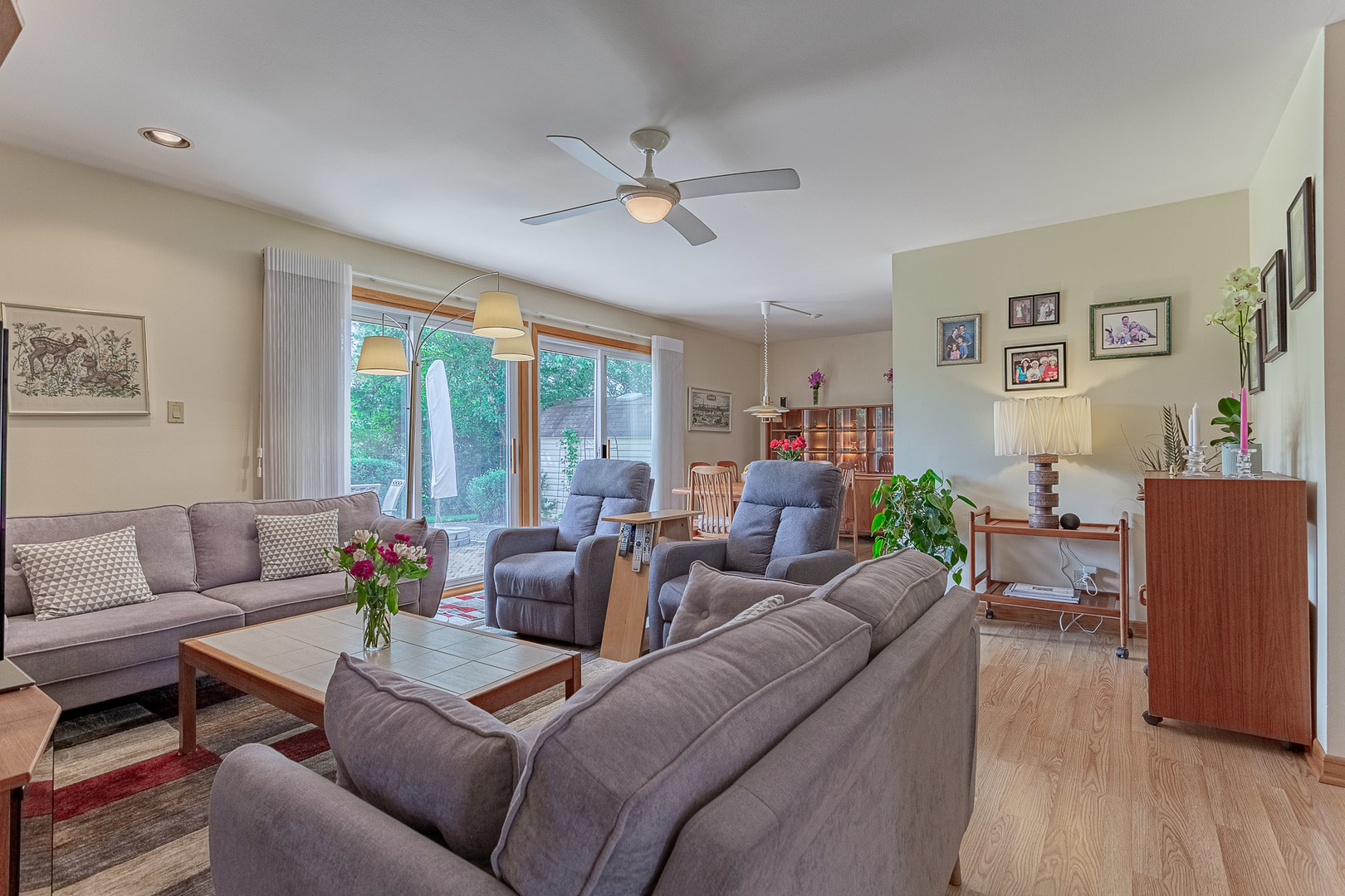 217 Edgeware Road Elk Grove Village, IL 60007 - Photo 14 of 24 Gallery Image 14