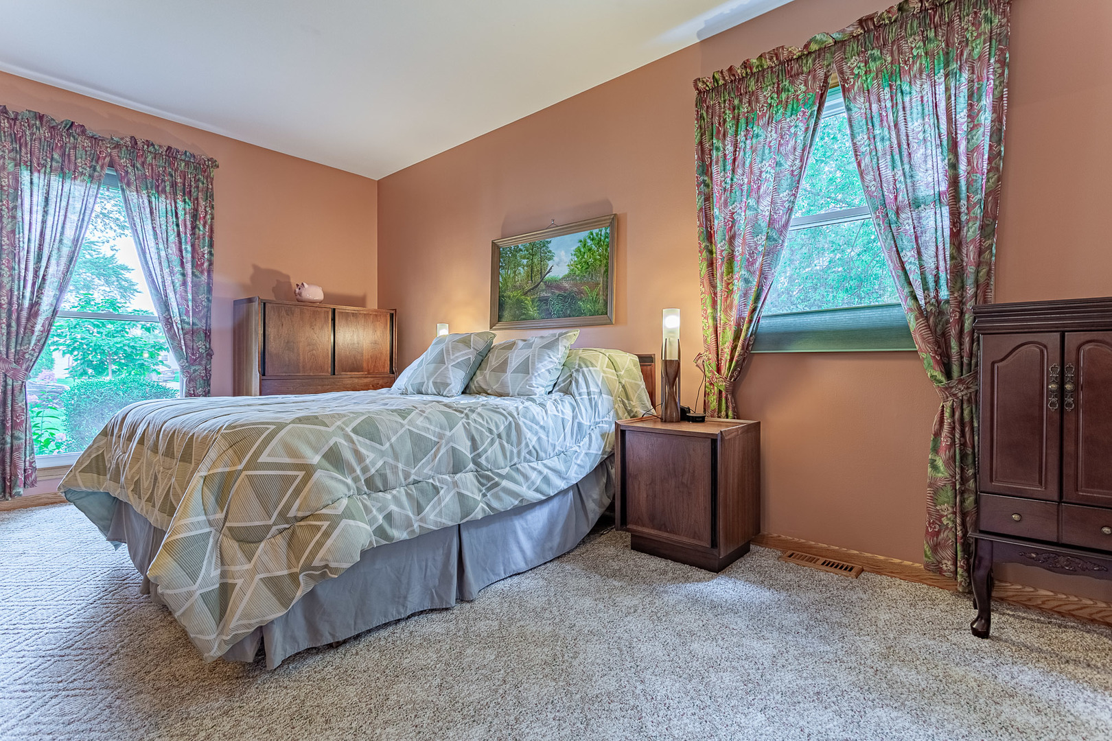 217 Edgeware Road Elk Grove Village, IL 60007 - Photo 16 of 24 Gallery Image 16