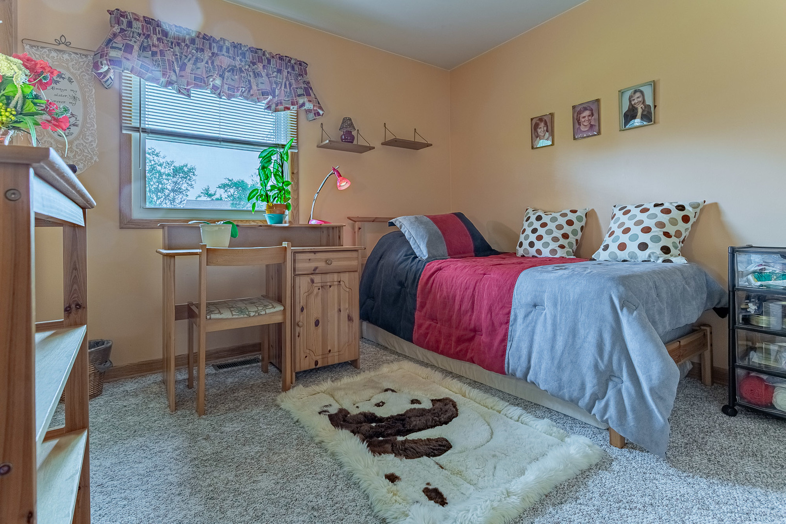 217 Edgeware Road Elk Grove Village, IL 60007 - Photo 19 of 24 Gallery Image 19