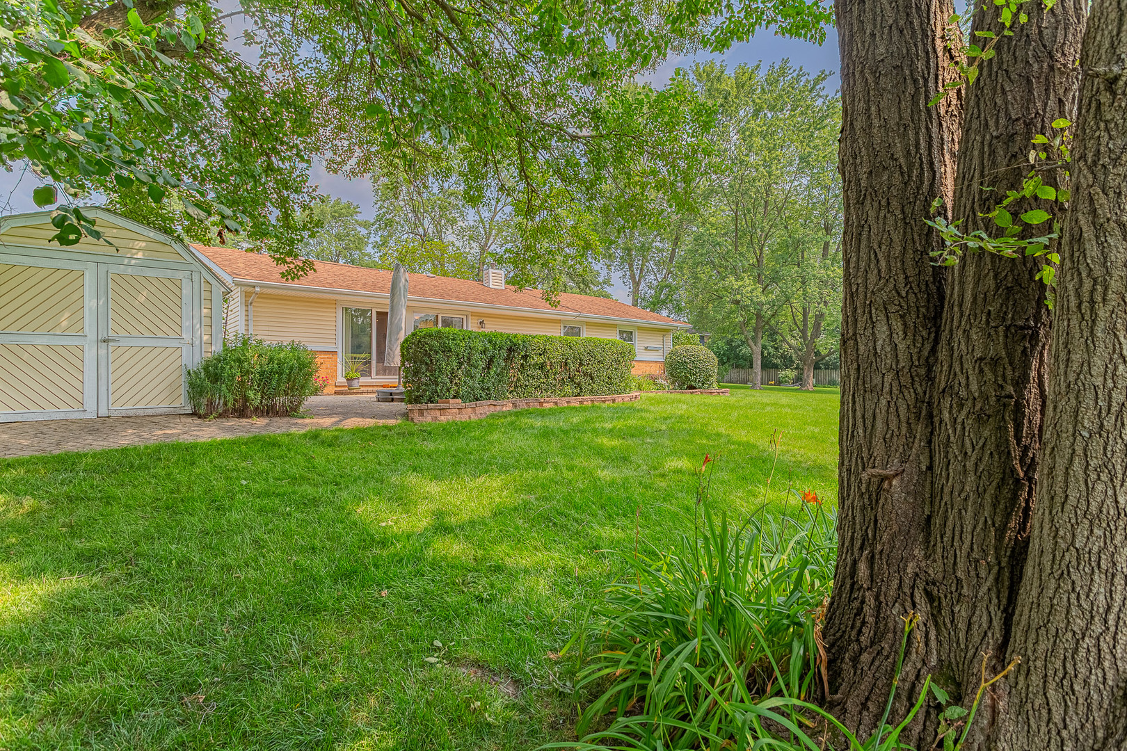 217 Edgeware Road Elk Grove Village, IL 60007 - Photo 21 of 24 Gallery Image 21