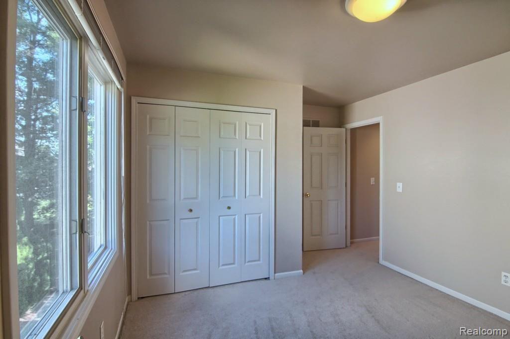 375 Jonathan Drive Rochester, MI 48307 - Photo 22 of 30 3rd_Bedroom_2nd_View.jpg