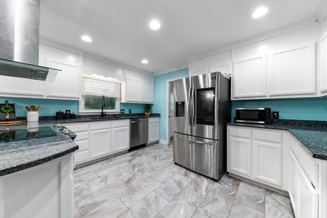 $649,999 | 104 Terry Lane, Cornersville, TN 37047