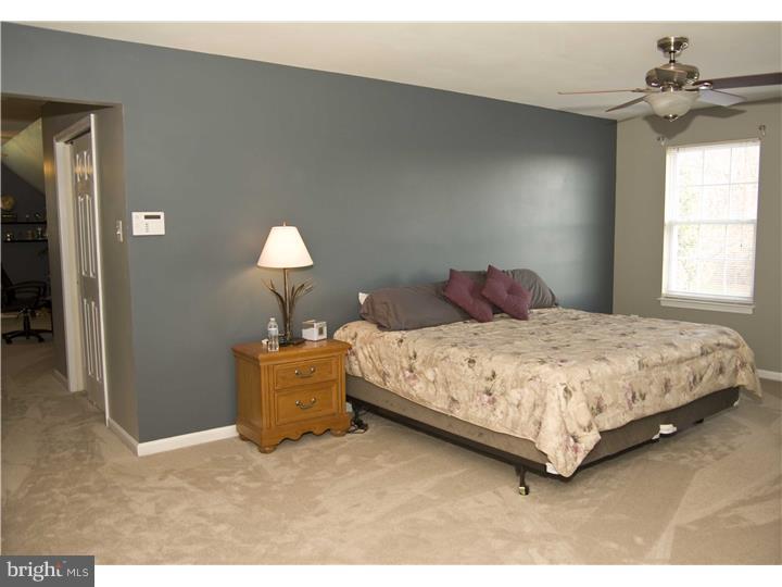 9 Island Road Monroeville, NJ 08343 - Photo 21 of 25 Master Bedroom