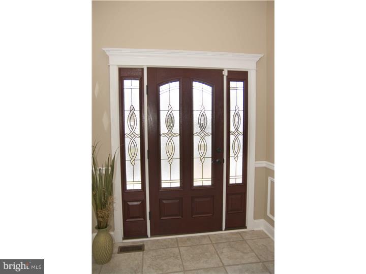 9 Island Road Monroeville, NJ 08343 - Photo 5 of 25 Foyer