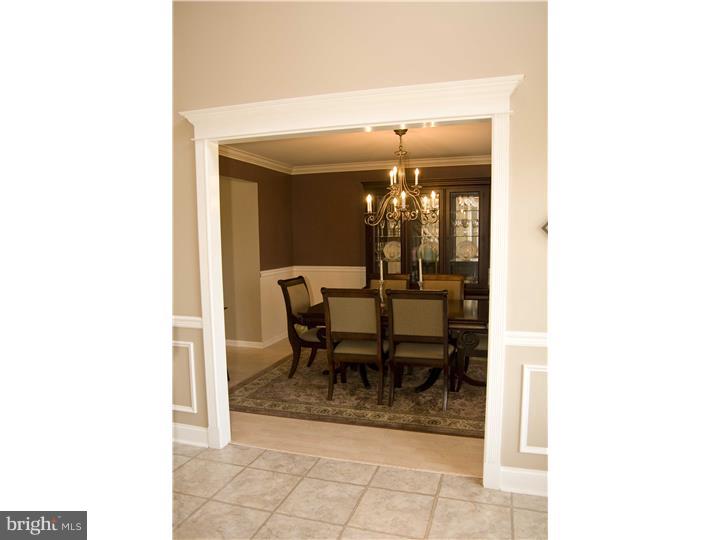 9 Island Road Monroeville, NJ 08343 - Photo 9 of 25 Dining Room
