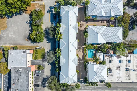 $749,000 | 290 Northeast 5th Avenue, Unit 6, Delray Beach, FL 33483