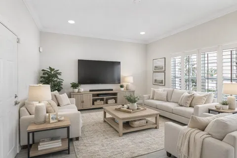 $749,000 | 290 Northeast 5th Avenue, Unit 6, Delray Beach, FL 33483