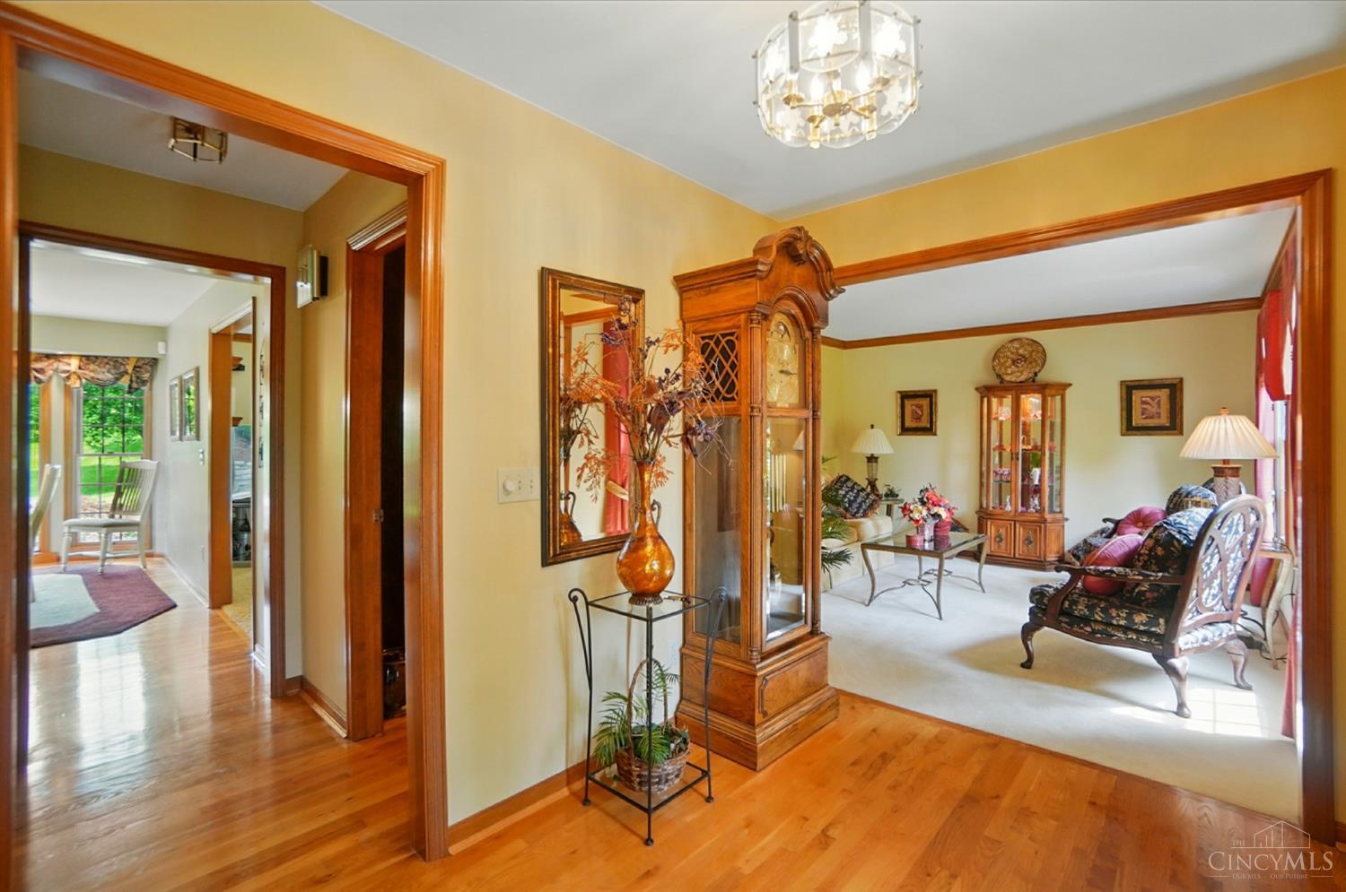 8610 Wuest Road Cincinnati, OH 45251 - Photo 7 of 61 Gallery Image 7
