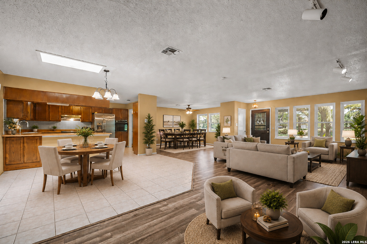 1033 East Live Oak Road Schertz, TX 78154 - Photo 16 of 70 Gallery Image 16
