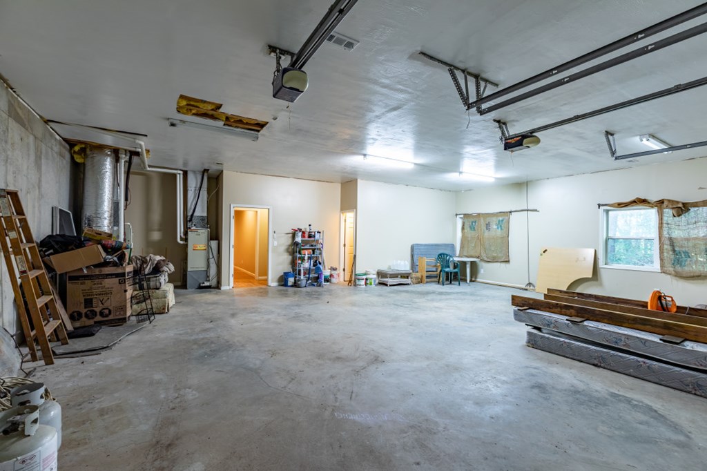 7 Spring Road Blairsville, GA 30512 - Photo 32 of 56 a view of a room with gym equipment