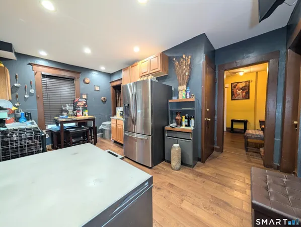 $400,000 | 105 Washington Terrace, Bridgeport, CT 06604