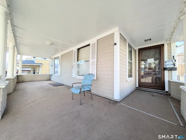 $400,000 | 105 Washington Terrace, Bridgeport, CT 06604