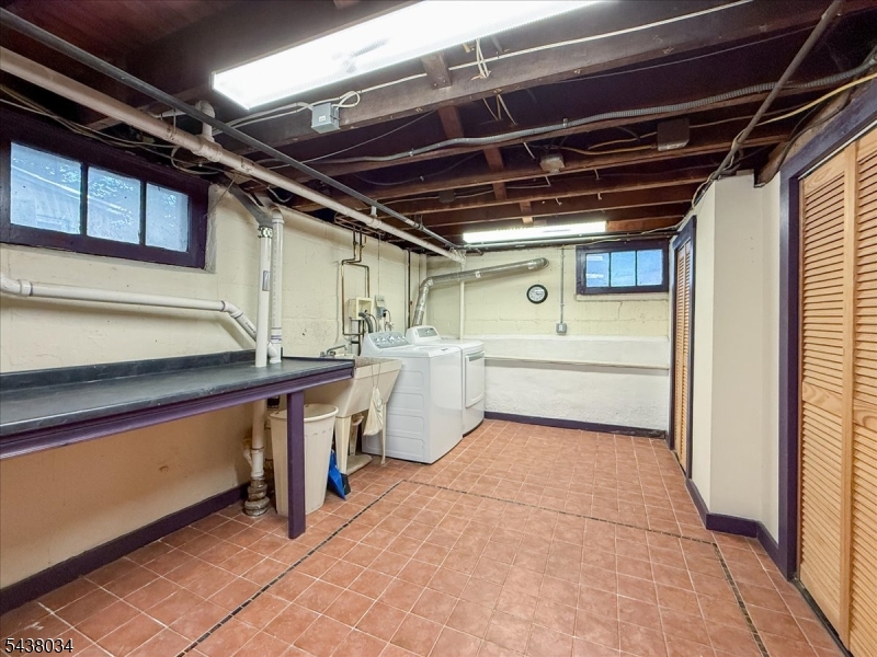 18 Burroughs Way Maplewood, NJ 07040 - Photo 29 of 42