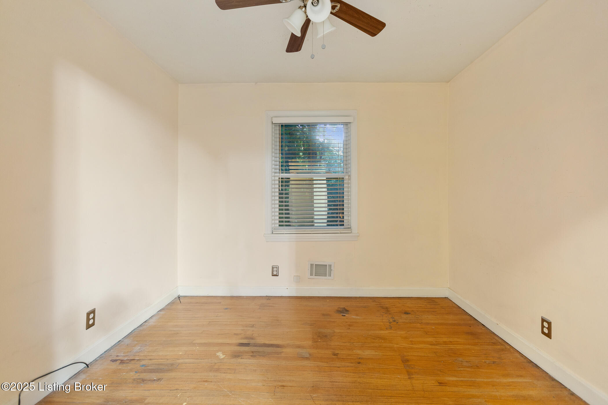 8809 Perry Road Louisville, KY 40222 - Photo 13 of 30 Bedroom 1