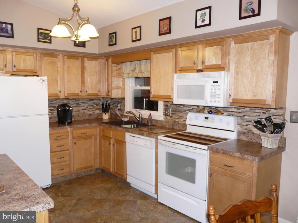 135 South Oak Street Lititz, PA 17543 - Photo 2 of 14 Gallery Image 2