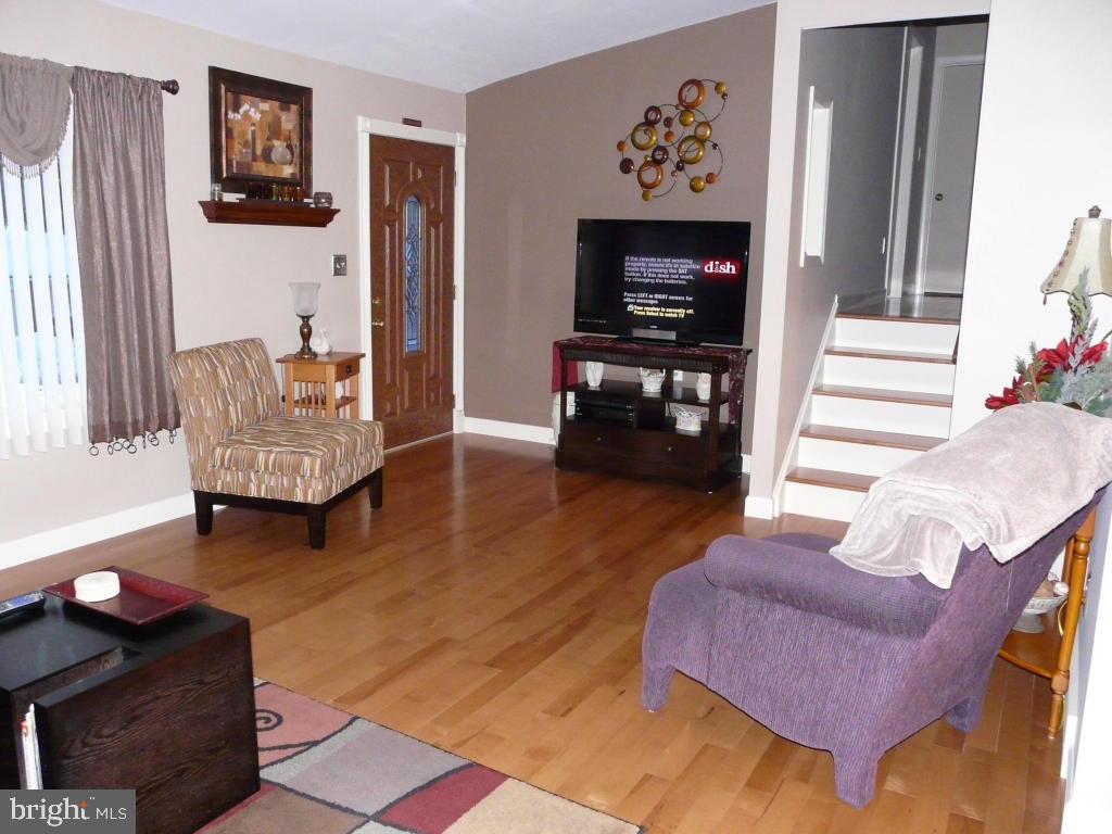135 South Oak Street Lititz, PA 17543 - Photo 5 of 14 Gallery Image 5