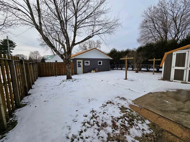 $194,999 | 320 Wisconsin Avenue, Boscobel, WI 53805