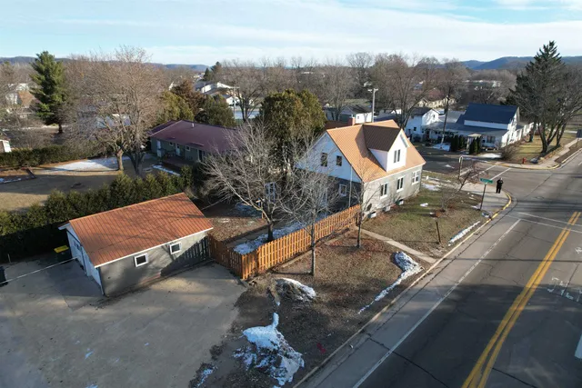 $194,999 | 320 Wisconsin Avenue, Boscobel, WI 53805