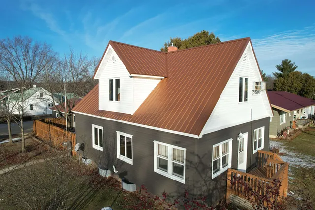 $194,999 | 320 Wisconsin Avenue, Boscobel, WI 53805