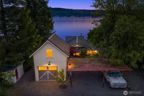 $1,650,000 | 10050 Southwest Dock Street, Vashon, WA 98070