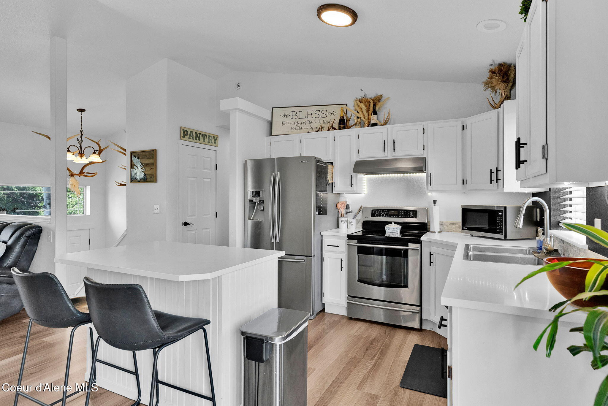 1150 North Townsend Loop Post Falls, ID 83854 - Photo 9 of 59 Kitchen