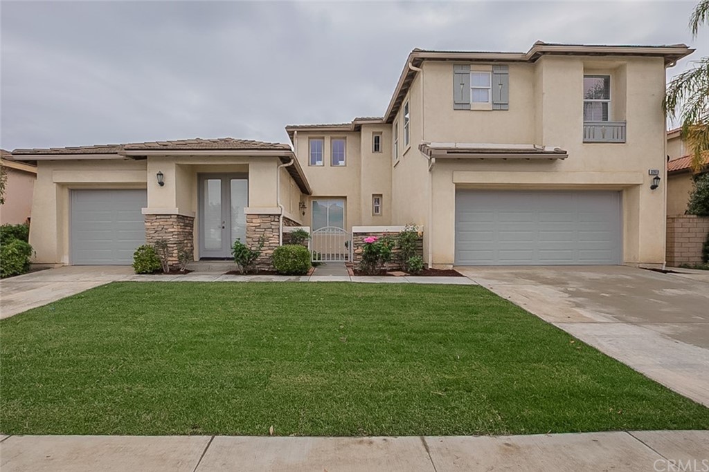 32619 Cottonwood Road Winchester, CA 92596 - Photo 1 of 1 a front view of house with yard