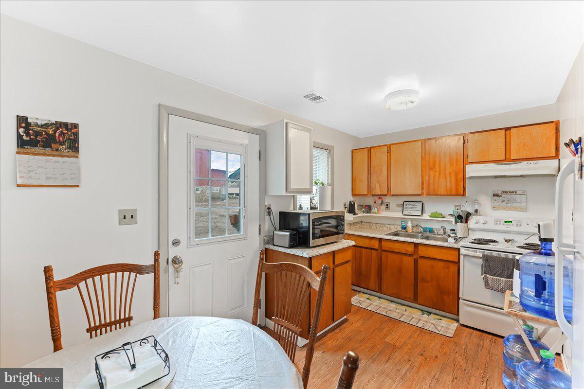 1728 New London Road Landenberg, PA 19350 - Photo 29 of 51 Kitchen