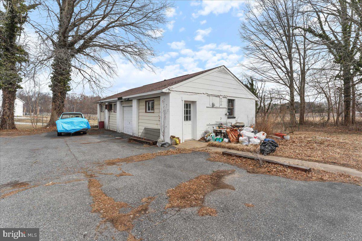 1728 New London Road Landenberg, PA 19350 - Photo 3 of 51 Garage