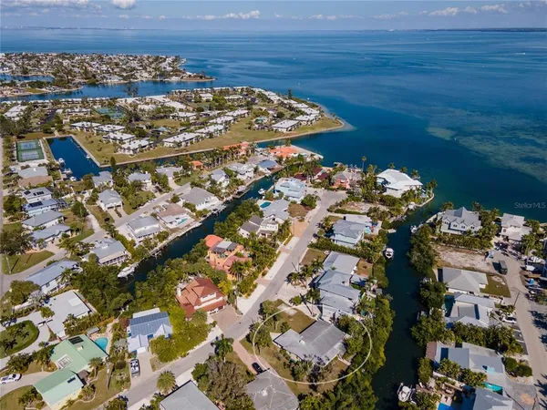 $1,299,000 | 507 58th Street, Holmes Beach, FL 34217