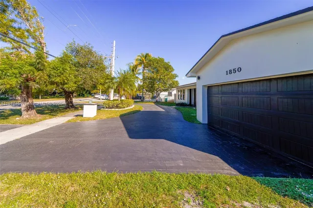 $1,499,000 | 1850 Northeast 199th Street, Miami, FL 33179
