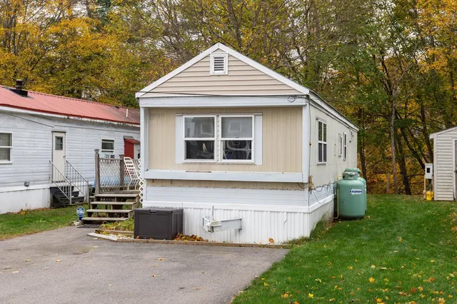 $69,000 | 16 Railroad Street, Newmarket, NH 03857