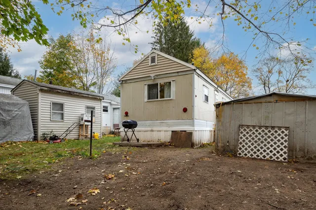 $69,000 | 16 Railroad Street, Newmarket, NH 03857