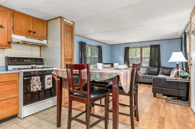 $69,000 | 16 Railroad Street, Newmarket, NH 03857