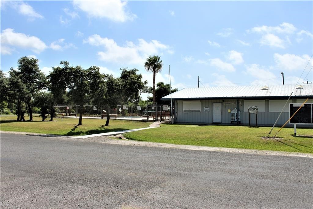 423 Palmetto Point Road Rockport, TX 78382 - Photo 15 of 21 a view of a basketball court