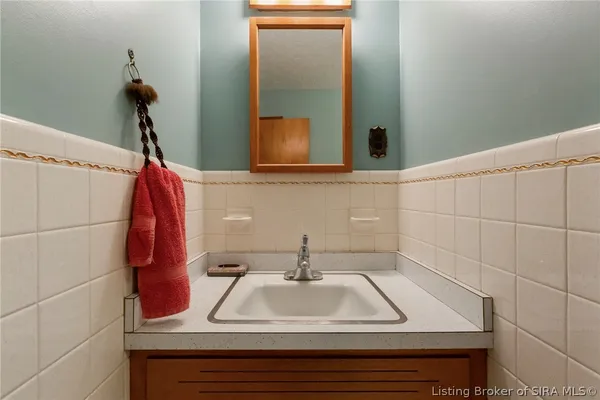 $295,000 | 3801 Chapel Lane, New Albany, IN 47150