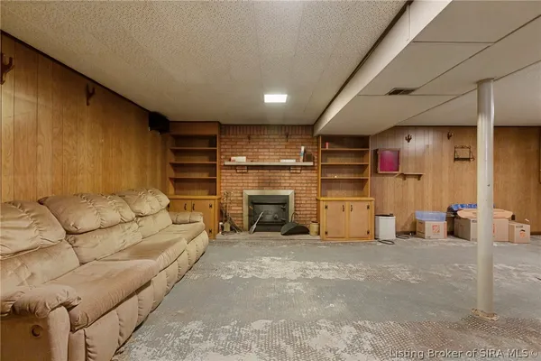 $295,000 | 3801 Chapel Lane, New Albany, IN 47150