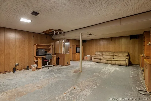 $295,000 | 3801 Chapel Lane, New Albany, IN 47150