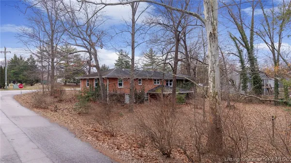 $295,000 | 3801 Chapel Lane, New Albany, IN 47150