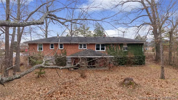 $295,000 | 3801 Chapel Lane, New Albany, IN 47150