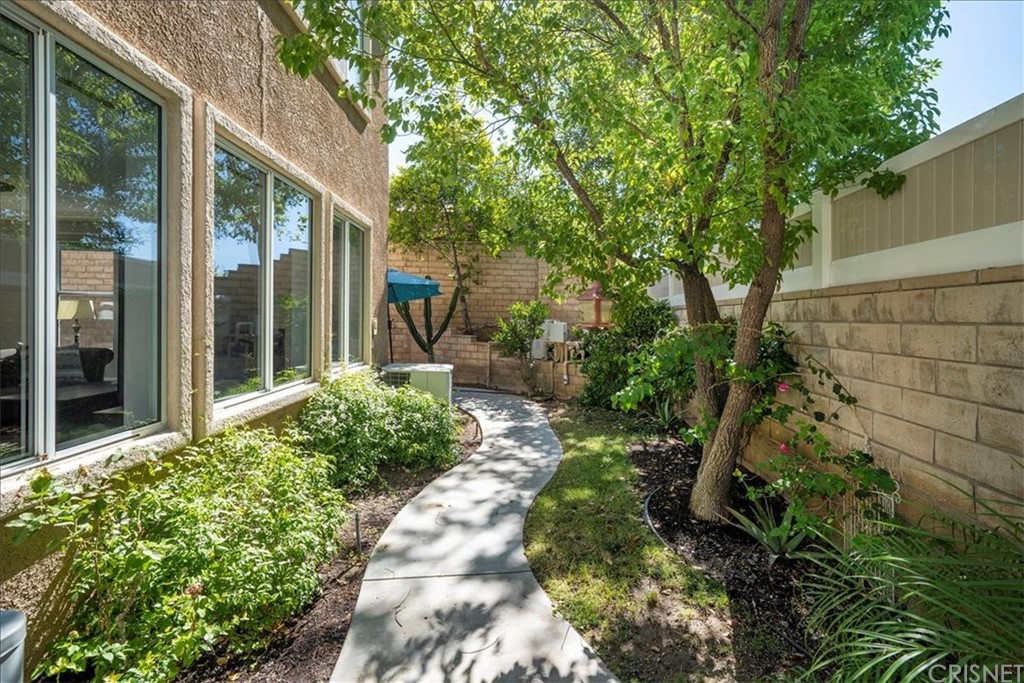 28210 Infinity Circle Saugus, CA 91390 - Photo 11 of 34