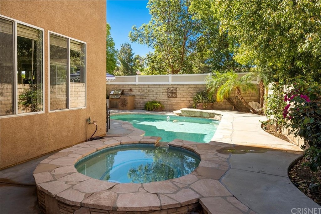 28210 Infinity Circle Saugus, CA 91390 - Photo 9 of 34