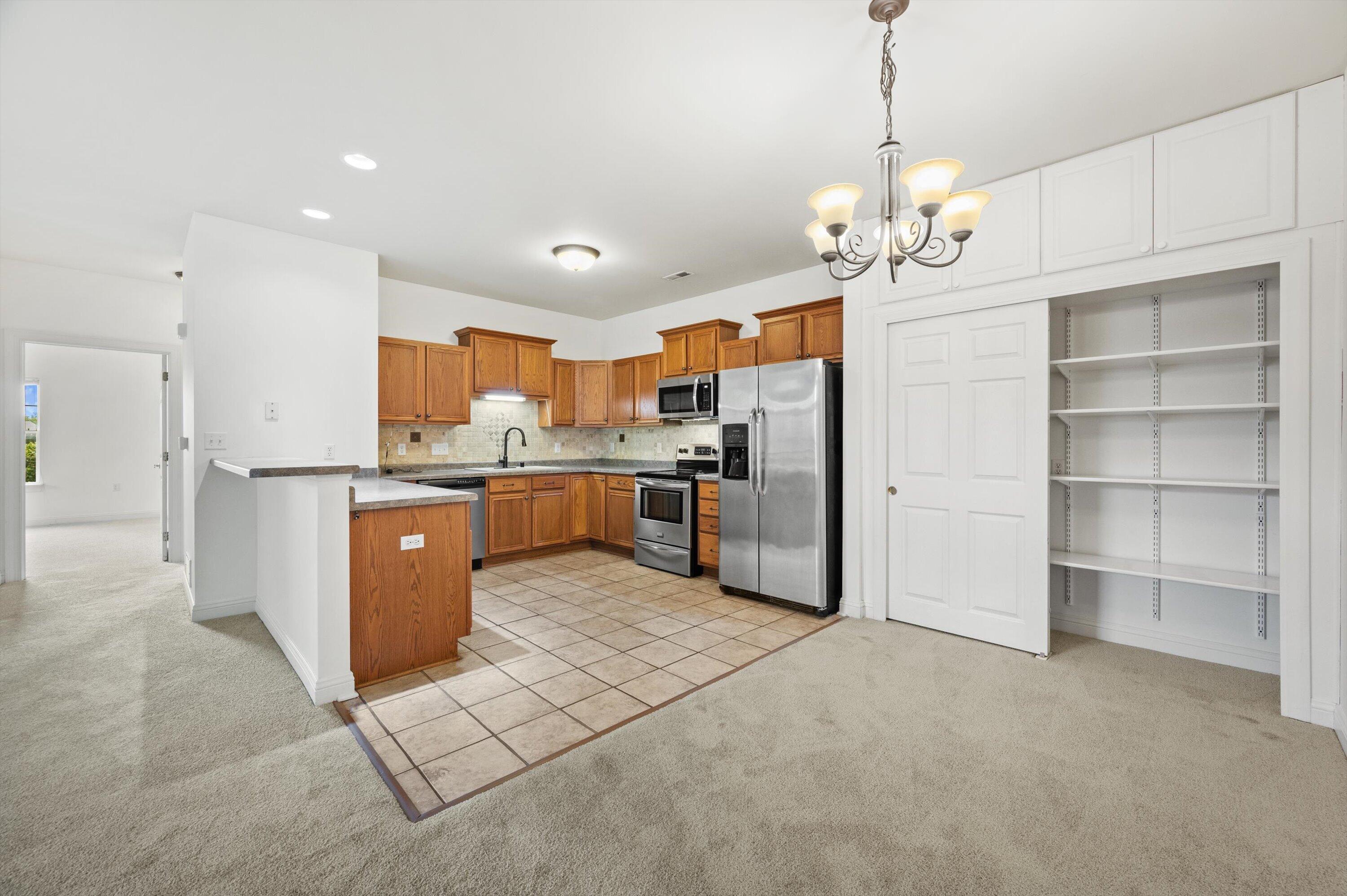 8614 South Stratford Road Oak Creek, WI 53154 - Photo 7 of 18 20-0105